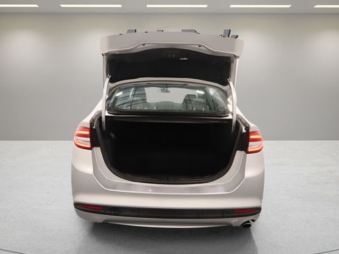 Used 2018 Ford Fusion S FWD image 15