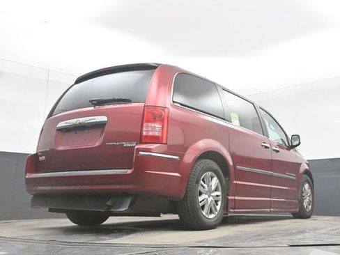 Used 2010 Chrysler Town & Country Limited FWD image 36