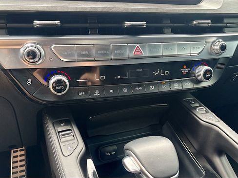 Used 2025 Kia Telluride SX X-Line AWD/4WD image 16