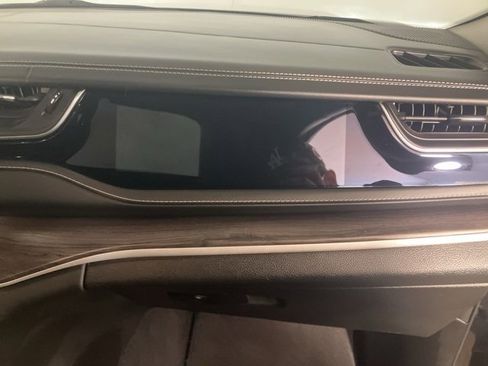 Used 2022 Jeep Grand Cherokee L Limited w/ Luxury Tech Group II image 15