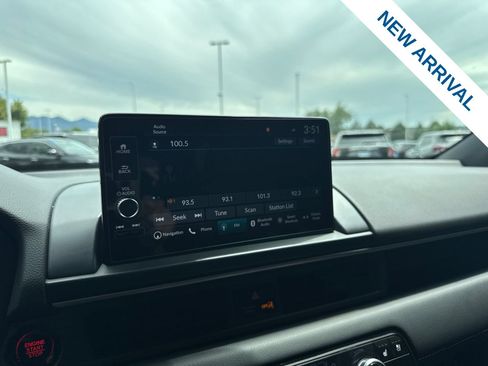 Used 2025 Honda Pilot Black Edition image 27