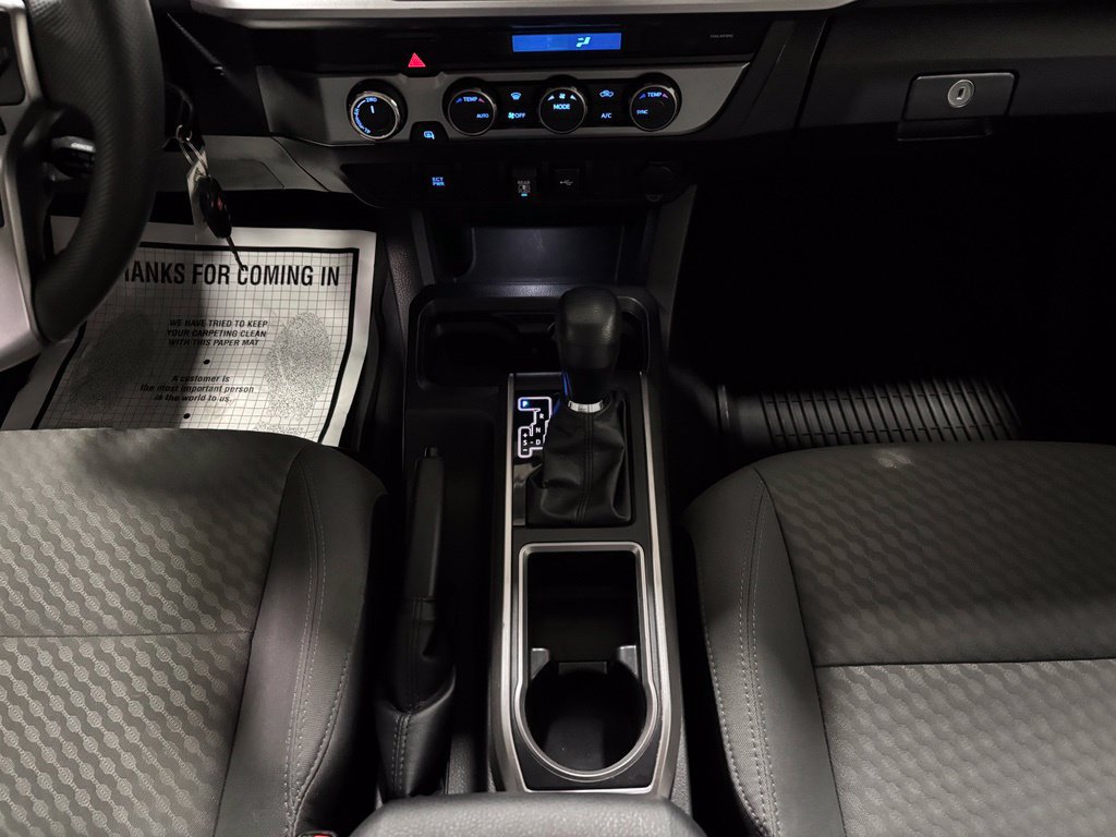 Used 2022 Toyota Tacoma SR5 AWD/4WD image 37