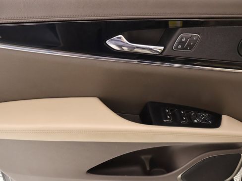 Used 2022 Lincoln Nautilus Reserve w/ Luxury Package image 16