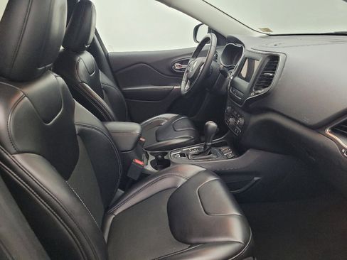 Used 2019 Jeep Cherokee Latitude Plus image 21