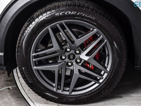 Used 2025 Ford Explorer ST w/ Sun And Sound Package image 11