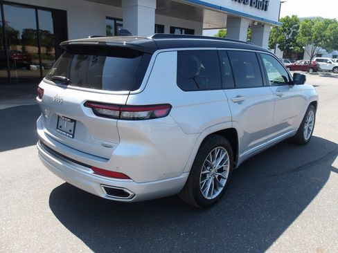 New 2025 Jeep Grand Cherokee L Summit w/ Luxury Tech Group V image 11