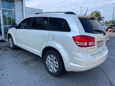 Used 2018 Dodge Journey SE w/ Connectivity Group FWD image 4