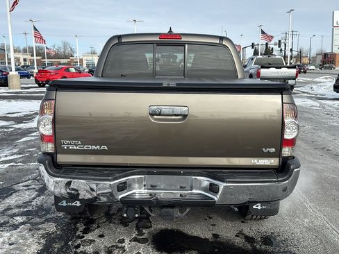 Used 2015 Toyota Tacoma Base image 6