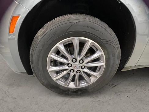Used 2023 Buick Enclave Essence AWD/4WD image 12