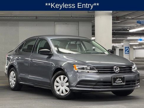 Used 2016 Volkswagen Jetta S FWD image 2