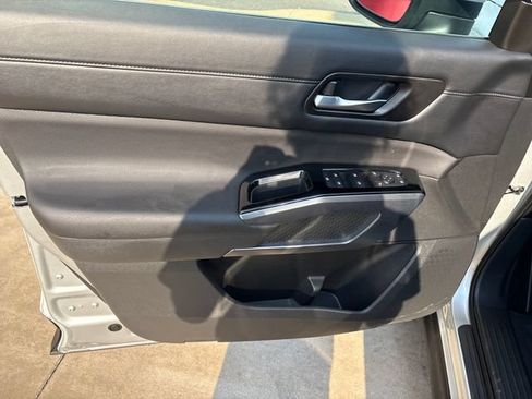 Certified 2025 Nissan Pathfinder SL AWD/4WD image 10