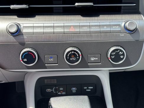 New 2026 Hyundai Kona SE image 17