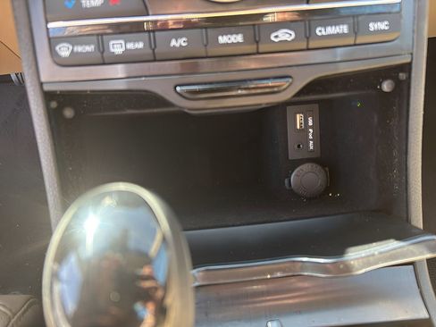 Used 2016 Hyundai Azera Limited FWD image 15