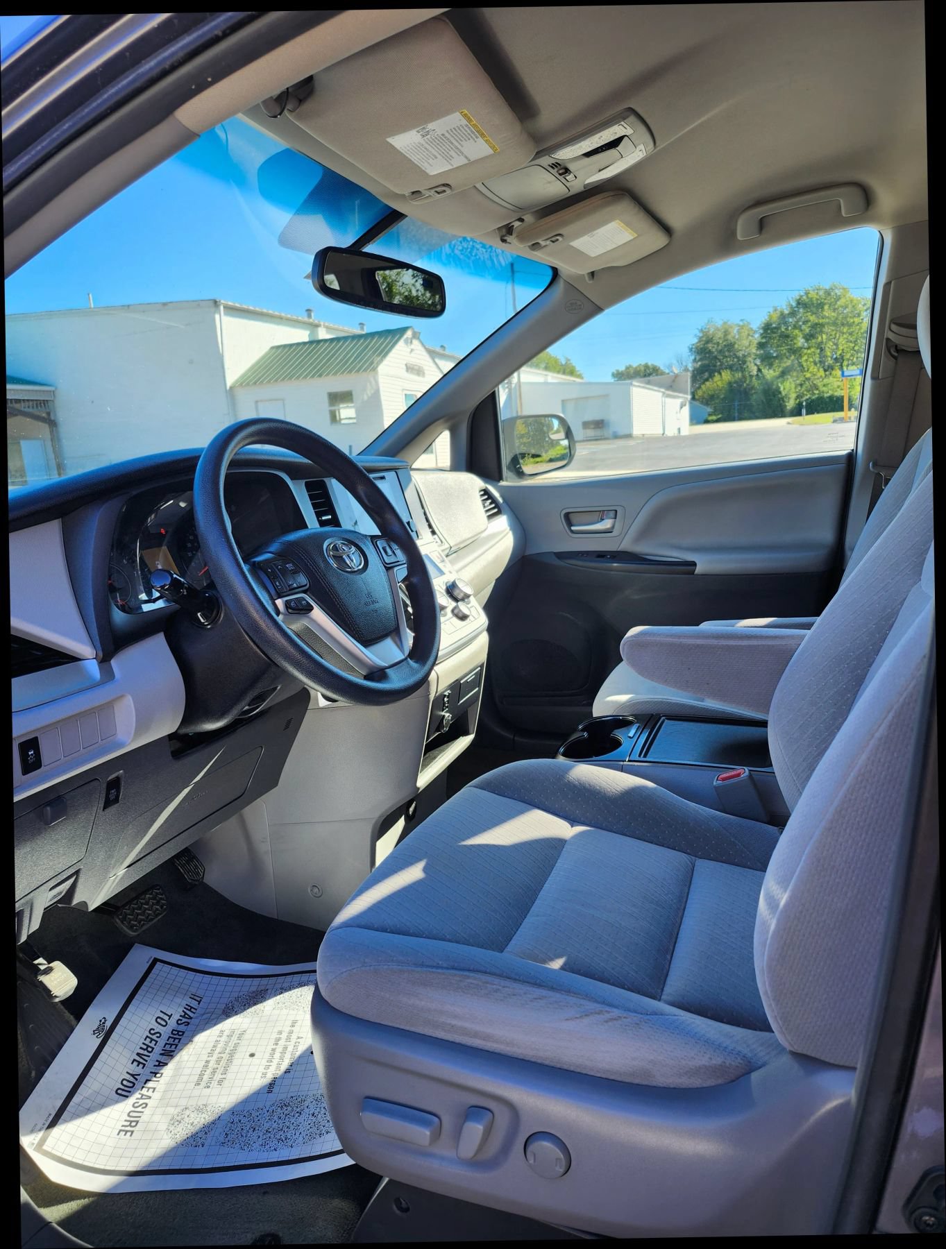 Used 2017 Toyota Sienna LE FWD image 10