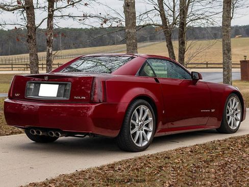 Used 2007 Cadillac XLR V image 18