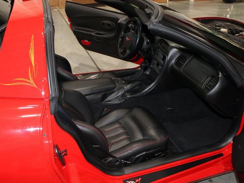 Used 1999 Chevrolet Corvette Coupe w/ Memory Pkg RWD image 11