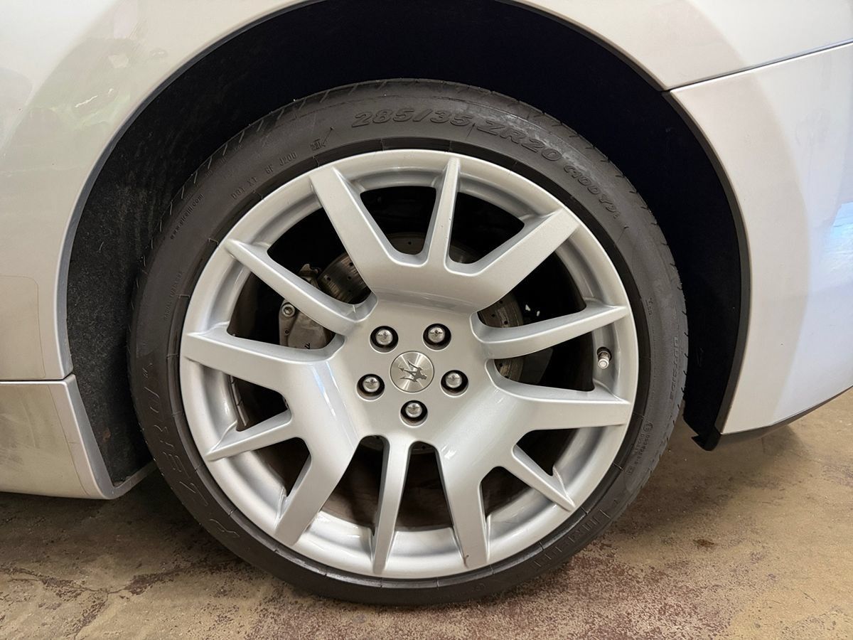 Used 2010 Maserati GranTurismo S RWD image 20