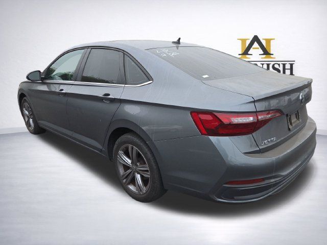 Certified 2023 Volkswagen Jetta SE FWD image 6
