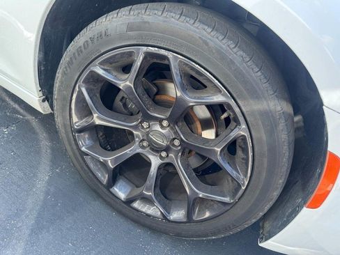 Used 2019 Chrysler 300 S RWD image 5