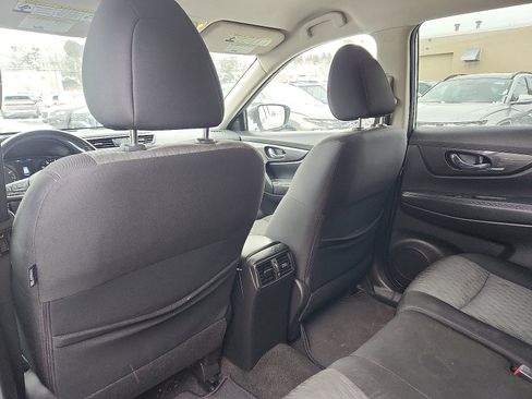 Used 2018 Nissan Rogue SV w/ Premium Package image 24