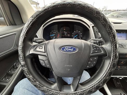 Used 2019 Ford Edge SE FWD image 12