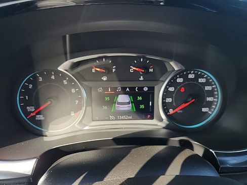 Used 2023 Chevrolet Traverse LT image 13