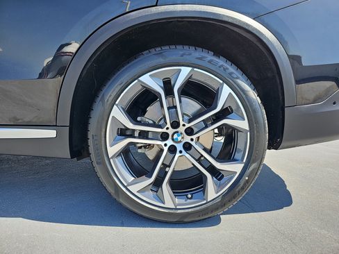 Used 2023 BMW X5 xDrive40i w/ Premium Package image 34