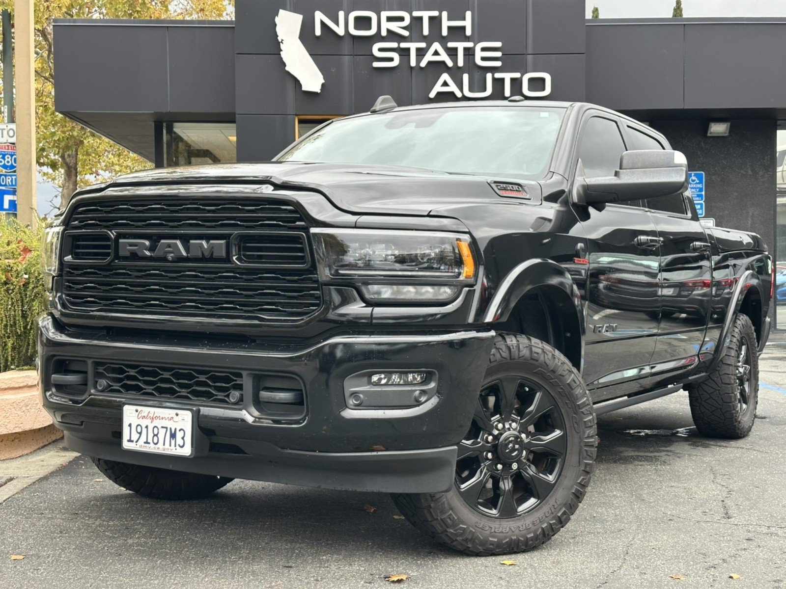 Used 2022 RAM 2500 Limited AWD/4WD image 2