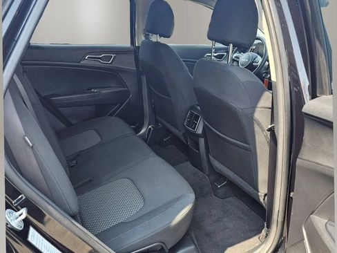Used 2024 Kia Sportage LX FWD image 9