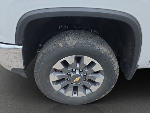 Used 2024 Chevrolet Silverado 2500 LT w/ All Star Edition AWD/4WD image 4
