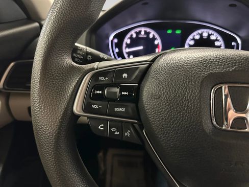 Used 2018 Honda Accord LX image 32