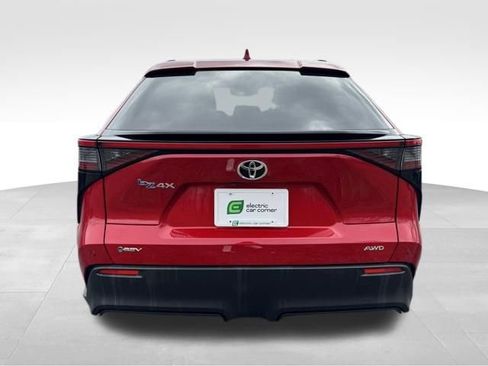 Used 2024 Toyota bZ4X XLE w/ Weather Package image 7