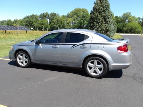 Used 2013 Dodge Avenger SE FWD image 11