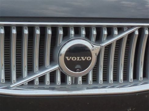 Used 2025 Volvo XC90 T8 Plus image 11