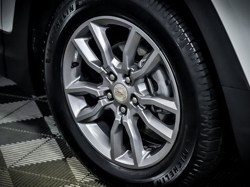 Used 2022 GMC Terrain SLT image 3