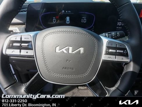 Certified 2025 Kia Telluride EX image 11
