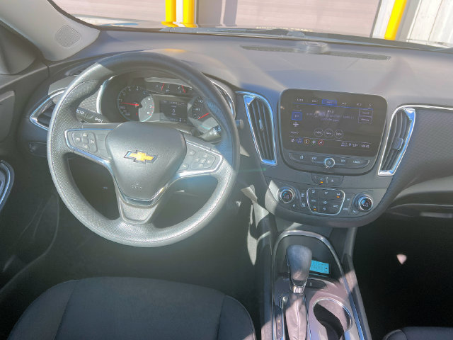 Used 2021 Chevrolet Malibu LT FWD image 12