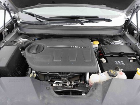 Used 2019 Jeep Cherokee Latitude Plus w/ Cold Weather Group image 31