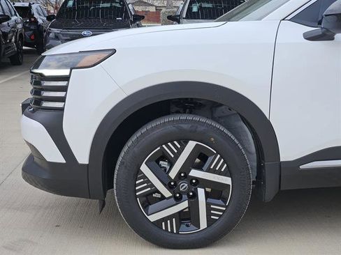 Used 2026 Nissan Kicks SV image 6