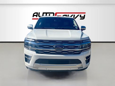 Used 2023 Ford Expedition Platinum image 2