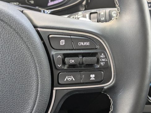 Used 2022 Kia Niro EX Premium image 26