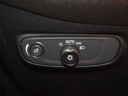 Used 2019 Chevrolet Equinox LS AWD/4WD image 19