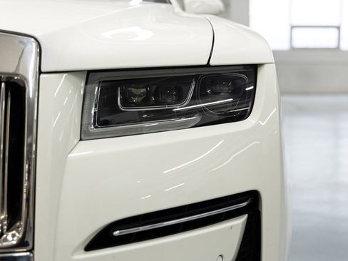 Certified 2022 Rolls-Royce Ghost image 11