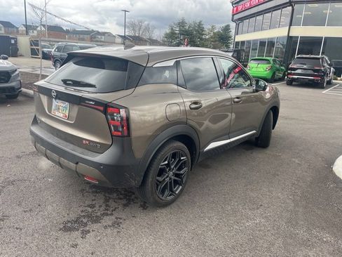 Used 2025 Nissan Kicks SR w/ SR Premium Package image 2