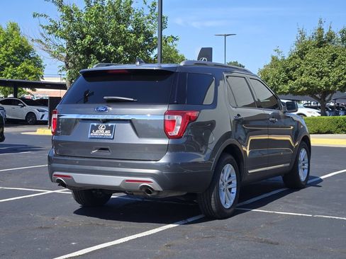 Used 2017 Ford Explorer XLT w/ Equipment Group 202A FWD image 7
