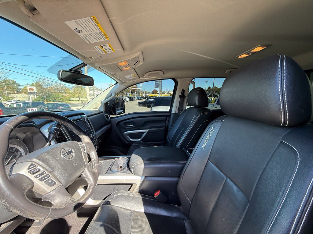 Used 2019 Nissan Titan PRO-4X w/ Pro-4x Convenience Package AWD/4WD image 13