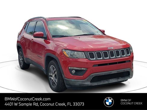 Used 2019 Jeep Compass Latitude FWD image 1