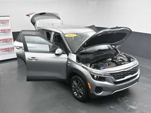 Used 2023 Kia Seltos LX image 41