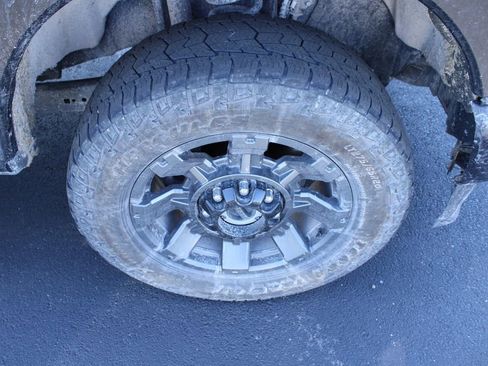 Used 2023 Ford F350 Lariat w/ Lariat Ultimate Package image 4