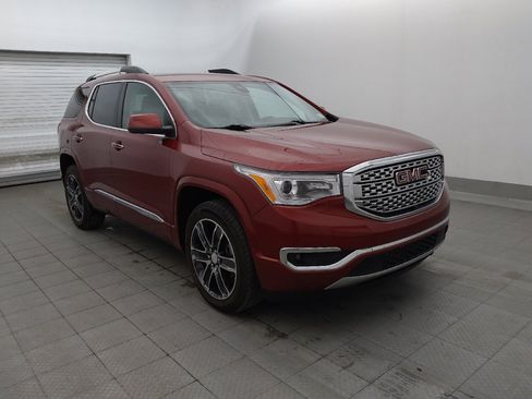 Used 2019 GMC Acadia Denali w/ Technology Package FWD image 11